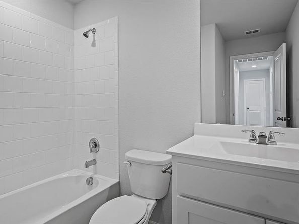 528  SHADED GROVE Drive , Denton Texas 76259