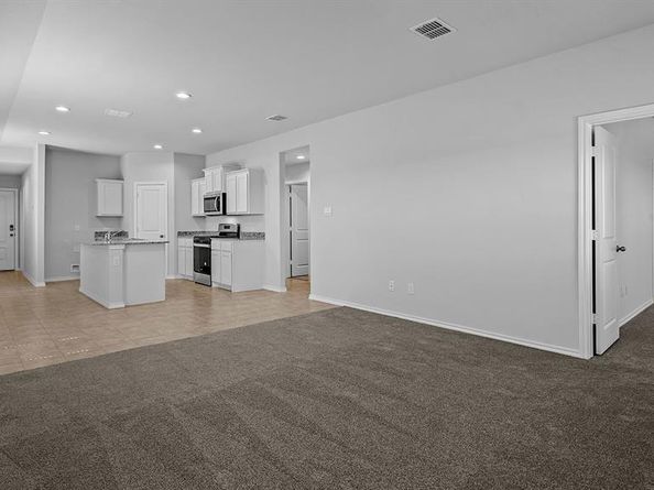 528  SHADED GROVE Drive , Denton Texas 76259