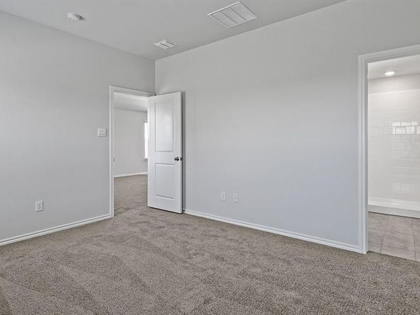 528  SHADED GROVE Drive , Denton Texas 76259