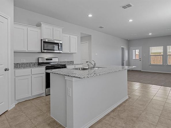 528  SHADED GROVE Drive , Denton Texas 76259