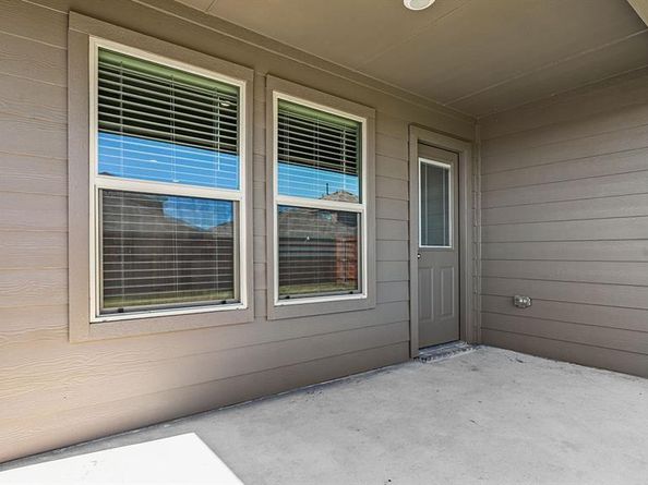 528  SHADED GROVE Drive , Denton Texas 76259