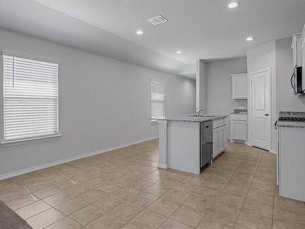 528  SHADED GROVE Drive , Denton Texas 76259