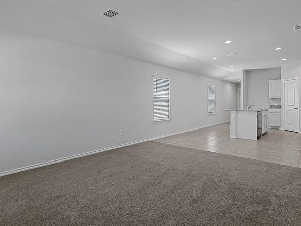 528  SHADED GROVE Drive , Denton Texas 76259