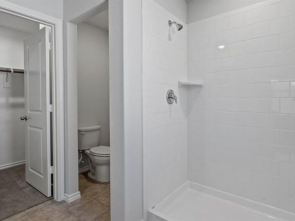 528  SHADED GROVE Drive , Denton Texas 76259