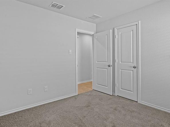 528  SHADED GROVE Drive , Denton Texas 76259