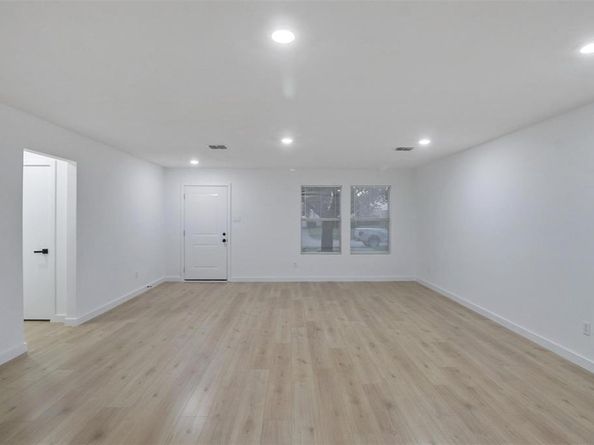 2924  Volturno Drive , Grand Prairie Texas 75052