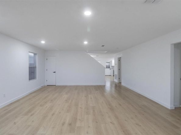 2924  Volturno Drive , Grand Prairie Texas 75052