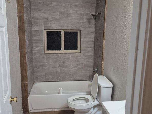 6713  Lakeside Drive , Lake Worth Texas 76135