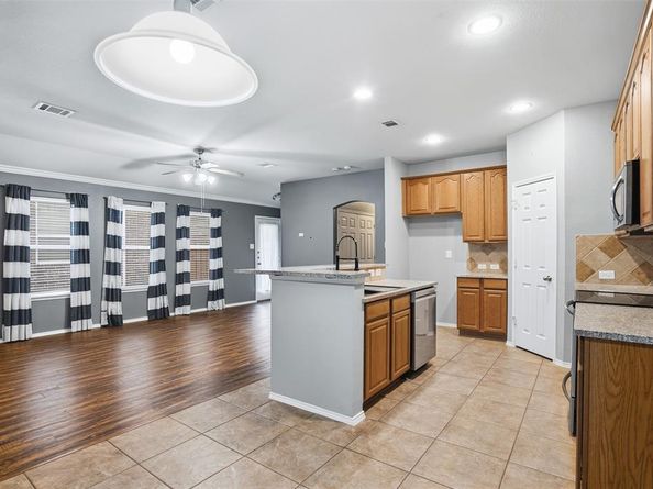 1425  Ravenwood Drive , Mansfield Texas 76063