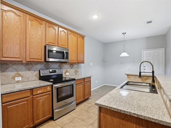 1425  Ravenwood Drive , Mansfield Texas 76063