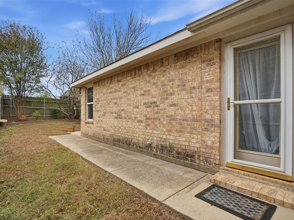 1425  Ravenwood Drive , Mansfield Texas 76063