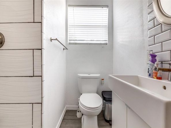 617  Haines Avenue  A & B, Dallas Texas 75208