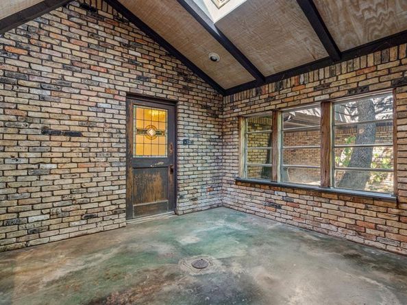 5300  Northcrest Road , Fort Worth Texas 76107
