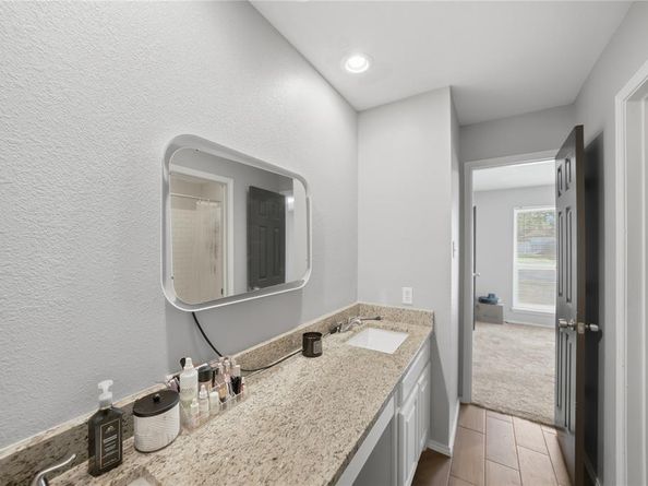 909  Aspen Drive , DeSoto Texas 75115