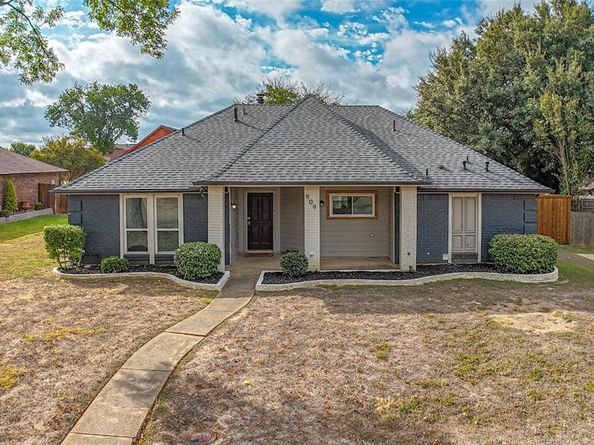 909  Aspen Drive , DeSoto Texas 75115
