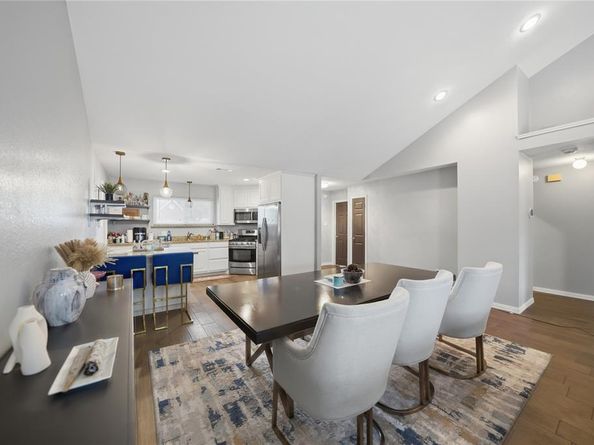 909  Aspen Drive , DeSoto Texas 75115