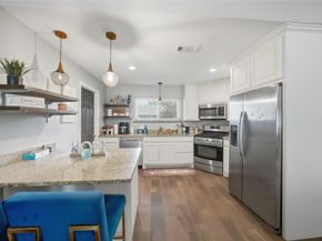 909  Aspen Drive , DeSoto Texas 75115