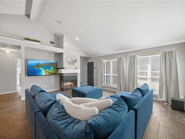 909  Aspen Drive , DeSoto Texas 75115