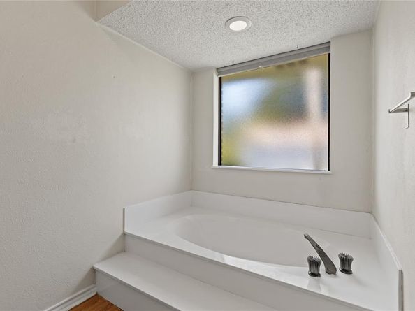 4243  Blackheath Road , Dallas Texas 75227