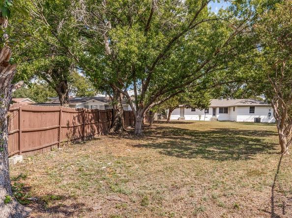 1329  Patricia Lane , Garland Texas 75042