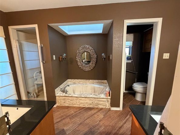 1104  Mayleaf Drive , Irving Texas 75060