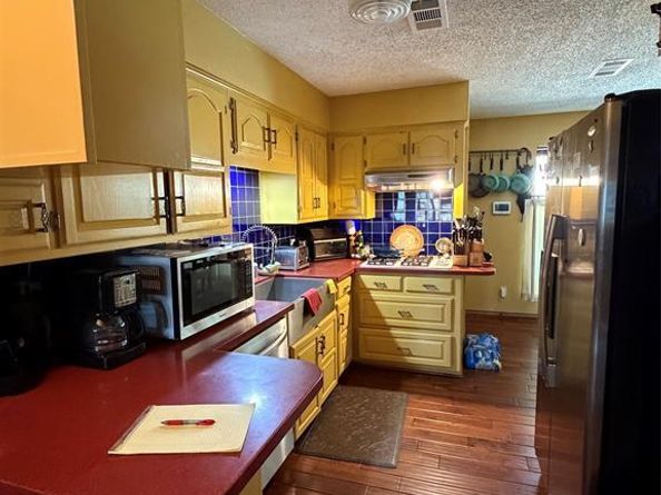 1104  Mayleaf Drive , Irving Texas 75060
