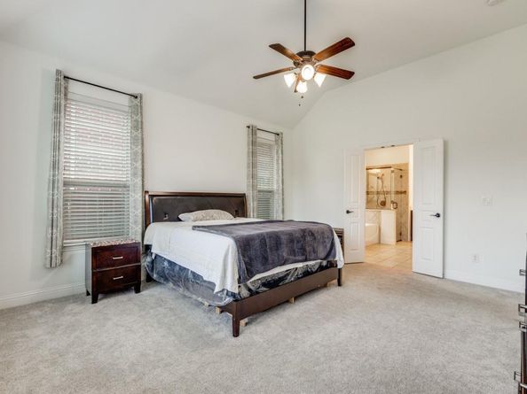 1605  Barnard Lane , Aubrey Texas 76227