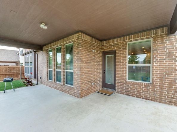 1605  Barnard Lane , Aubrey Texas 76227