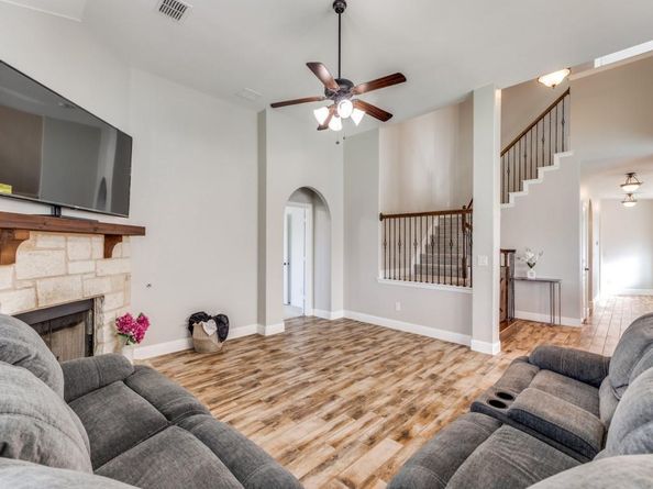 1605  Barnard Lane , Aubrey Texas 76227