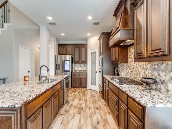 1605  Barnard Lane , Aubrey Texas 76227