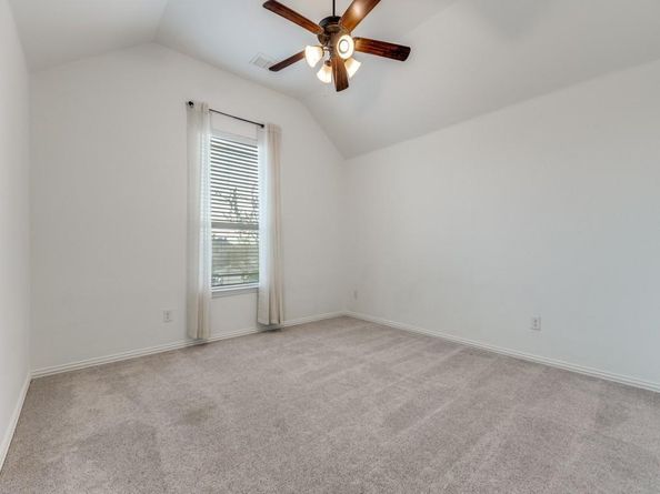 1605  Barnard Lane , Aubrey Texas 76227