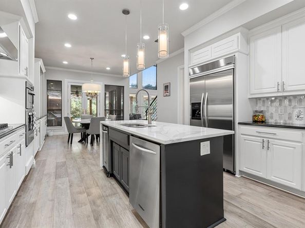 7702  Lakecrest Circle , Irving Texas 75063