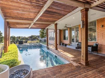 7702  Lakecrest Circle 