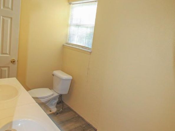 1521 W Springcrest Circle , Lancaster Texas 75134