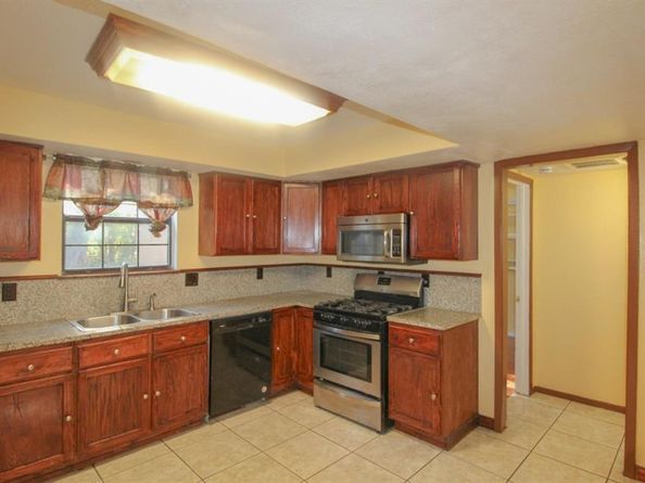 1521 W Springcrest Circle , Lancaster Texas 75134