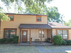 1521 W Springcrest Circle , Lancaster Texas 75134