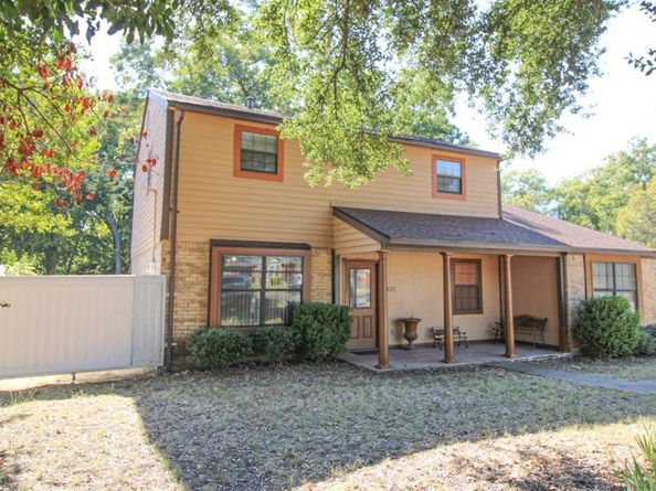 1521 W Springcrest Circle , Lancaster Texas 75134