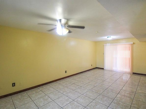 1521 W Springcrest Circle , Lancaster Texas 75134