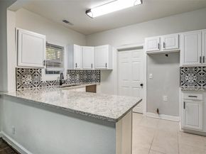 915  Annex Avenue , Dallas Texas 75204
