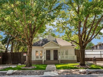 915  Annex Avenue 