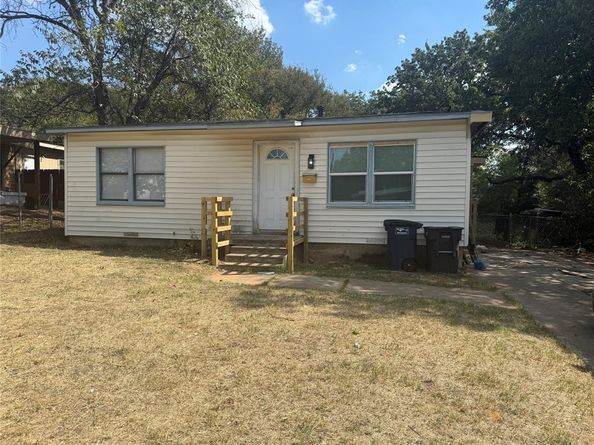 5724  Truman  , Fort Worth Texas 76112