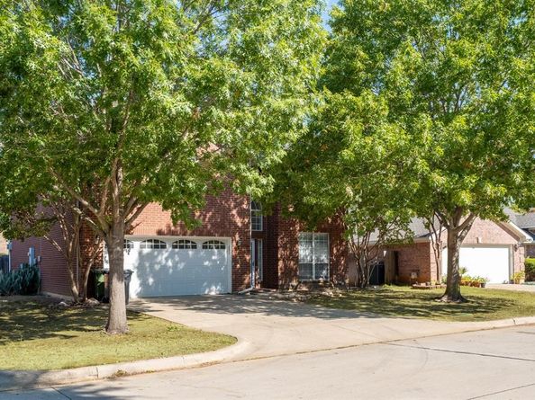 2305 S Branch Drive , Arlington Texas 76001