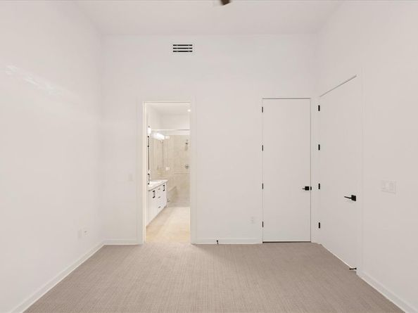 2950  Mckinney Avenue  104, Dallas Texas 75204
