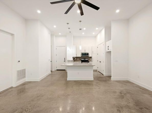 2950  Mckinney Avenue  104, Dallas Texas 75204