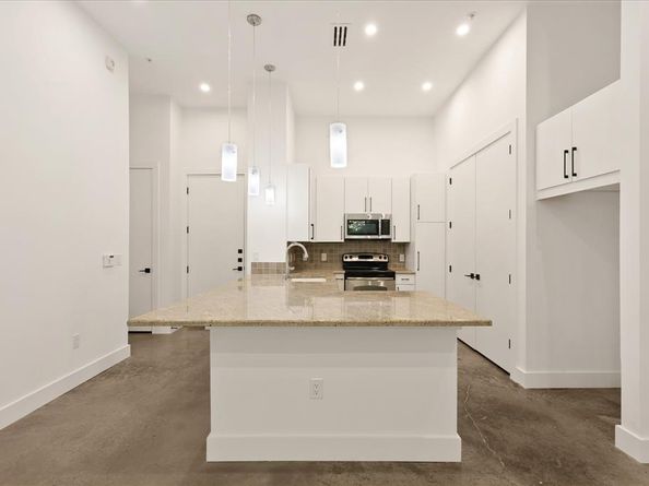 2950  Mckinney Avenue  104, Dallas Texas 75204
