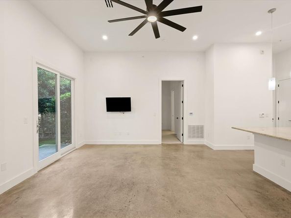 2950  Mckinney Avenue  104, Dallas Texas 75204