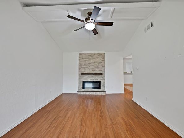 1402 S Carrier Parkway  110, Grand Prairie Texas 75051