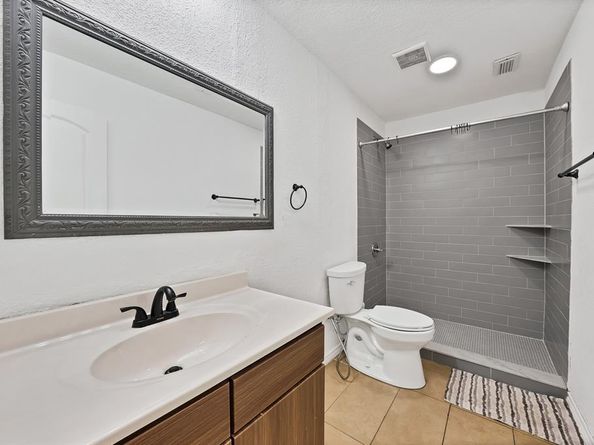 1402 S Carrier Parkway  110, Grand Prairie Texas 75051