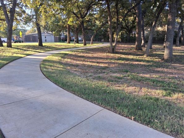 6004  Lakehurst Drive , Arlington Texas 76016
