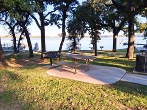 6004  Lakehurst Drive , Arlington Texas 76016